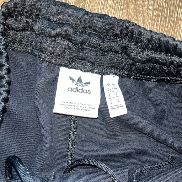 💛 bundle $20- ESSENTIALS FLEECE 3-STRIPES TAPERED CUFF PANTS - Picture 7 of 9